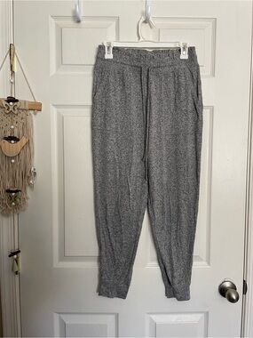 Aerie size Medium Light Gray Soft Knit Jogger Sleep Lounge Pants